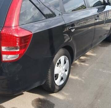 Черный Киа Сид, объемом двигателя 1.4 л и пробегом 317 тыс. км за 6000 $, фото 4 на Automoto.ua