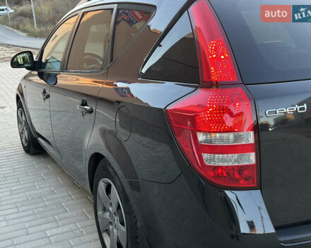 Киа Сид 2009 в Тернополе на Automoto.ua Черный Киа Сид, объемом двигателя 1.6 л и пробегом 239 тыс. км за 5499 $, фото 15 на Automoto.ua