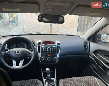 Черный Киа Сид, объемом двигателя 1.6 л и пробегом 285 тыс. км за 6100 $, фото 14 на Automoto.ua