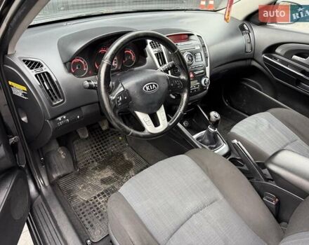 Черный Киа Сид, объемом двигателя 1.4 л и пробегом 220 тыс. км за 5950 $, фото 11 на Automoto.ua