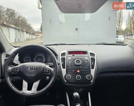 Черный Киа Сид, объемом двигателя 1.58 л и пробегом 200 тыс. км за 3499 $, фото 18 на Automoto.ua