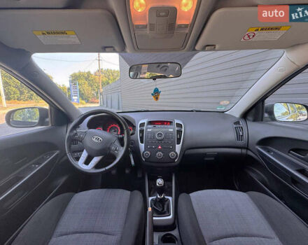 Черный Киа Сид, объемом двигателя 1.6 л и пробегом 250 тыс. км за 7700 $, фото 5 на Automoto.ua