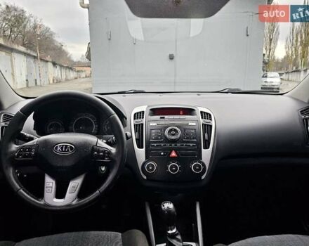 Чорний Кіа Сід, об'ємом двигуна 1.58 л та пробігом 200 тис. км за 3800 $, фото 11 на Automoto.ua