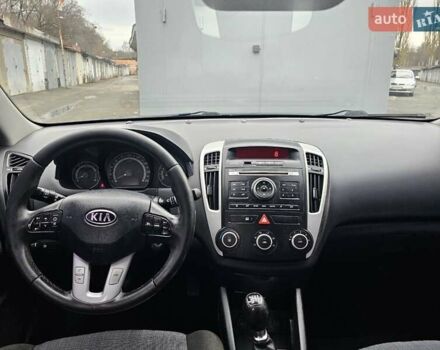 Чорний Кіа Сід, об'ємом двигуна 1.58 л та пробігом 200 тис. км за 3800 $, фото 14 на Automoto.ua