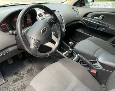 Черный Киа Сид, объемом двигателя 1.6 л и пробегом 200 тыс. км за 6800 $, фото 2 на Automoto.ua