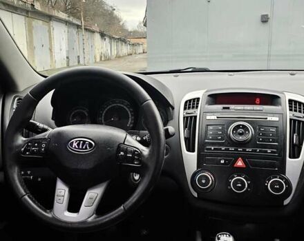 Чорний Кіа Сід, об'ємом двигуна 1.58 л та пробігом 200 тис. км за 3900 $, фото 17 на Automoto.ua