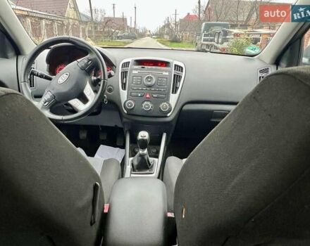 Черный Киа Сид, объемом двигателя 1.4 л и пробегом 153 тыс. км за 6550 $, фото 45 на Automoto.ua