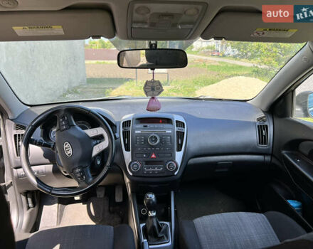 Черный Киа Сид, объемом двигателя 0 л и пробегом 263 тыс. км за 3100 $, фото 6 на Automoto.ua