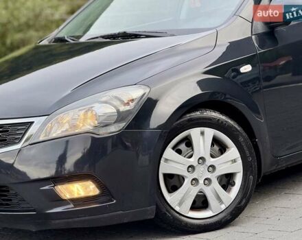 Киа Сид 2010 в Межгорье на Automoto.ua Черный Киа Сид, объемом двигателя 1.4 л и пробегом 220 тыс. км за 6299 $, фото 5 на Automoto.ua