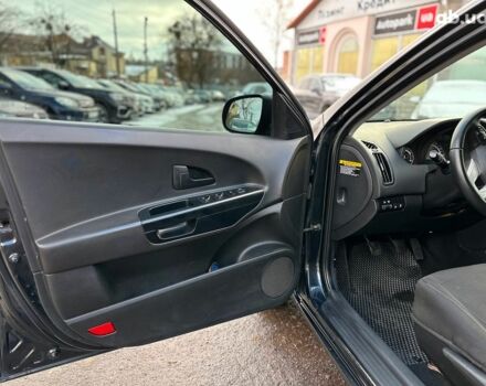 Чорний Кіа Сід, об'ємом двигуна 1.4 л та пробігом 209 тис. км за 6490 $, фото 19 на Automoto.ua