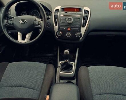 Чорний Кіа Сід, об'ємом двигуна 1.4 л та пробігом 170 тис. км за 7000 $, фото 7 на Automoto.ua