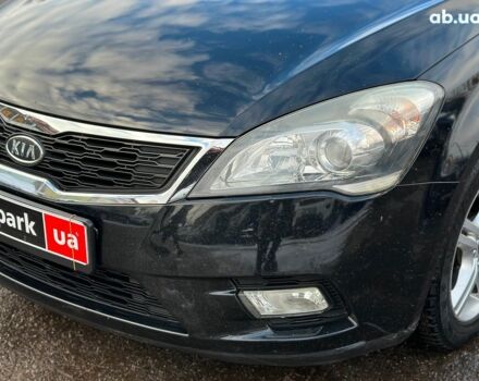 Чорний Кіа Сід, об'ємом двигуна 1.4 л та пробігом 209 тис. км за 6490 $, фото 4 на Automoto.ua