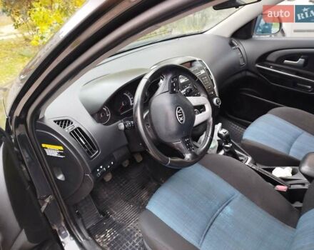 Черный Киа Сид, объемом двигателя 1.6 л и пробегом 216 тыс. км за 5650 $, фото 5 на Automoto.ua