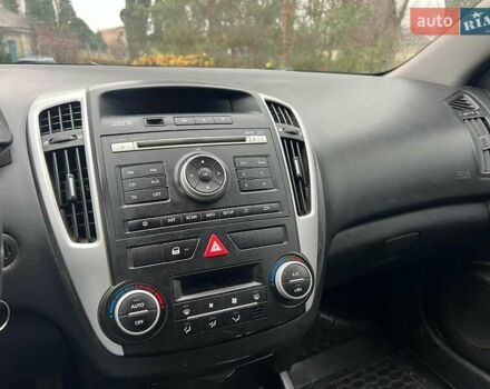 Черный Киа Сид, объемом двигателя 1.6 л и пробегом 198 тыс. км за 6790 $, фото 16 на Automoto.ua