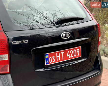 Чорний Кіа Сід, об'ємом двигуна 1.6 л та пробігом 168 тис. км за 7499 $, фото 29 на Automoto.ua