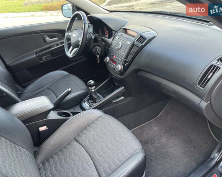 Черный Киа Сид, объемом двигателя 1.6 л и пробегом 168 тыс. км за 7700 $, фото 88 на Automoto.ua