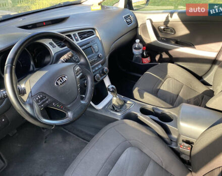 Чорний Кіа Сід, об'ємом двигуна 1.6 л та пробігом 269 тис. км за 8555 $, фото 8 на Automoto.ua