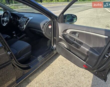 Черный Киа Сид, объемом двигателя 1.6 л и пробегом 204 тыс. км за 7999 $, фото 39 на Automoto.ua