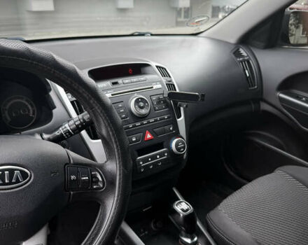 Черный Киа Сид, объемом двигателя 1.58 л и пробегом 216 тыс. км за 6399 $, фото 5 на Automoto.ua