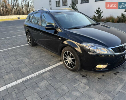 Черный Киа Сид, объемом двигателя 0 л и пробегом 196 тыс. км за 8200 $, фото 4 на Automoto.ua