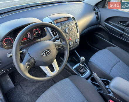 Черный Киа Сид, объемом двигателя 0 л и пробегом 196 тыс. км за 8200 $, фото 36 на Automoto.ua