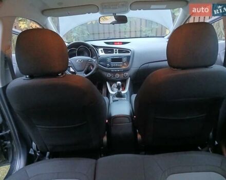 Чорний Кіа Сід, об'ємом двигуна 1.6 л та пробігом 227 тис. км за 8400 $, фото 17 на Automoto.ua