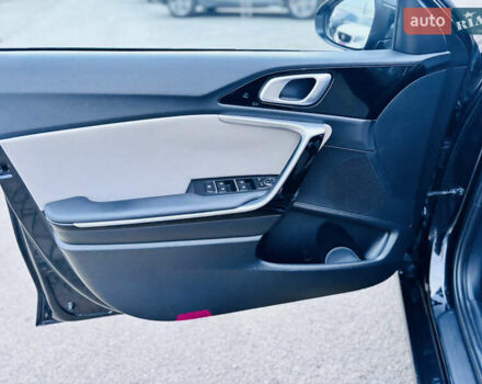 Чорний Кіа Сід, об'ємом двигуна 1.59 л та пробігом 71 тис. км за 15999 $, фото 34 на Automoto.ua