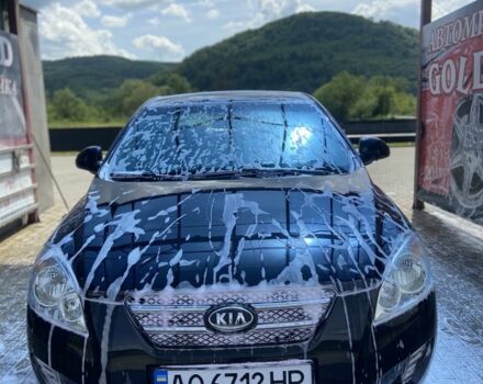 Черный Киа Сид, объемом двигателя 1.6 л и пробегом 250 тыс. км за 5018 $, фото 1 на Automoto.ua