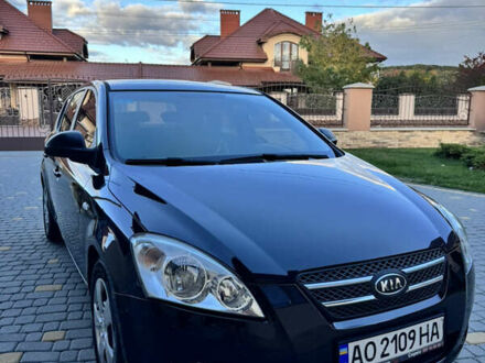 Черный Киа Сид, объемом двигателя 1.4 л и пробегом 293 тыс. км за 4300 $, фото 1 на Automoto.ua