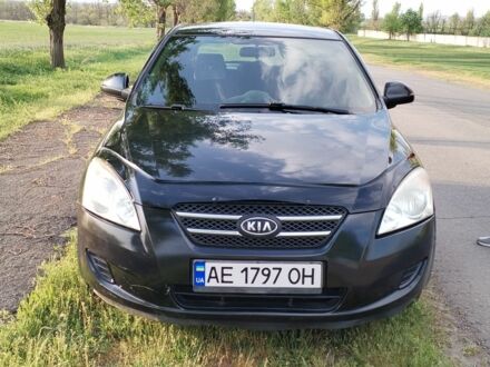 Киа Сид 2008 в Кривом Роге на Automoto.ua Черный Киа Сид, объемом двигателя 1.6 л и пробегом 235 тыс. км за 5100 $, фото 1 на Automoto.ua