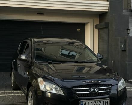 Черный Киа Сид, объемом двигателя 1.4 л и пробегом 330 тыс. км за 4499 $, фото 1 на Automoto.ua