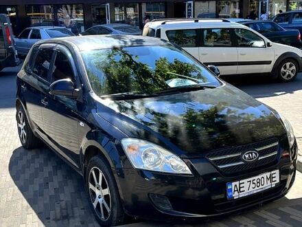 Черный Киа Сид, объемом двигателя 1.4 л и пробегом 236 тыс. км за 4200 $, фото 1 на Automoto.ua