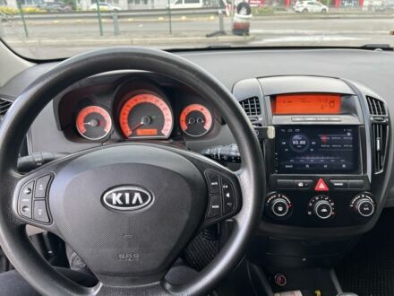 Кіа Сід 2008 у Києві на Automoto.ua Чорний Кіа Сід, об'ємом двигуна 1.4 л та пробігом 198 тис. км за 116 $, фото 1 на Automoto.ua