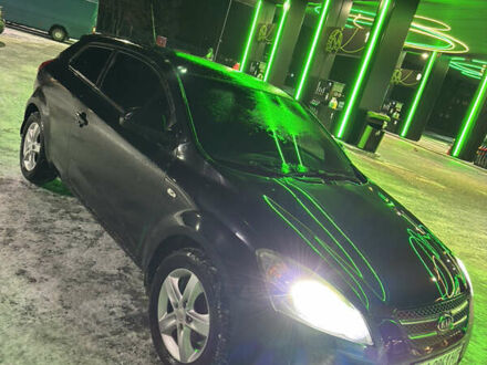 Черный Киа Сид, объемом двигателя 1.6 л и пробегом 299 тыс. км за 3250 $, фото 1 на Automoto.ua