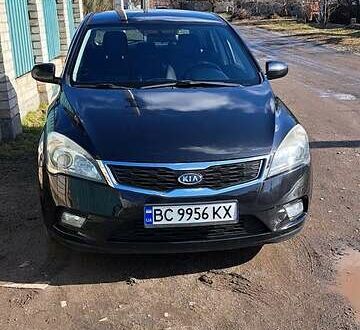 Киа Сид 2011 в Кривом Роге на Automoto.ua Черный Киа Сид, объемом двигателя 1.6 л и пробегом 274 тыс. км за 7200 $, фото 1 на Automoto.ua