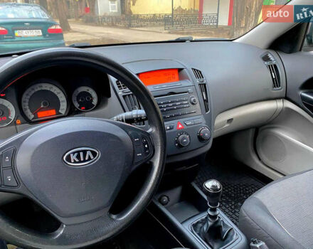 Коричневый Киа Сид, объемом двигателя 1.4 л и пробегом 230 тыс. км за 4200 $, фото 4 на Automoto.ua