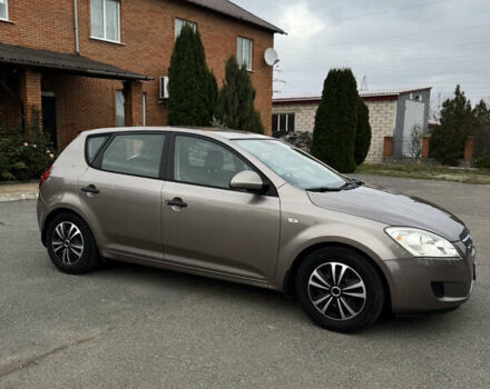 Коричневый Киа Сид, объемом двигателя 1.6 л и пробегом 175 тыс. км за 5200 $, фото 2 на Automoto.ua