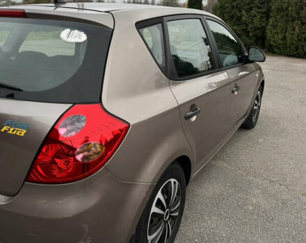 Коричневый Киа Сид, объемом двигателя 1.6 л и пробегом 175 тыс. км за 5200 $, фото 7 на Automoto.ua