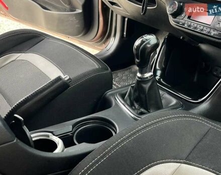 Коричневий Кіа Сід, об'ємом двигуна 1.6 л та пробігом 294 тис. км за 9190 $, фото 16 на Automoto.ua