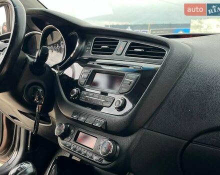 Коричневий Кіа Сід, об'ємом двигуна 1.6 л та пробігом 294 тис. км за 9190 $, фото 15 на Automoto.ua