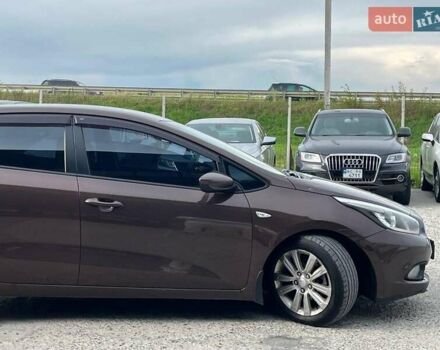 Коричневий Кіа Сід, об'ємом двигуна 1.6 л та пробігом 294 тис. км за 9190 $, фото 4 на Automoto.ua