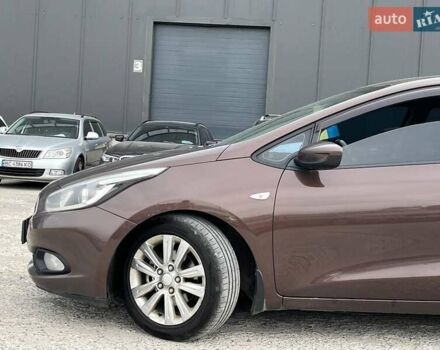 Коричневий Кіа Сід, об'ємом двигуна 1.6 л та пробігом 294 тис. км за 9190 $, фото 12 на Automoto.ua