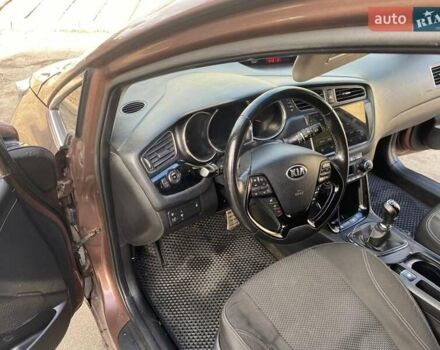 Коричневий Кіа Сід, об'ємом двигуна 1.6 л та пробігом 130 тис. км за 8200 $, фото 5 на Automoto.ua