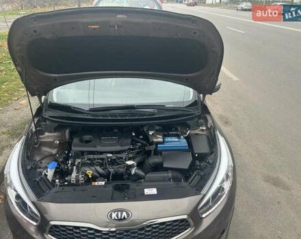 Коричневий Кіа Сід, об'ємом двигуна 1.59 л та пробігом 56 тис. км за 14900 $, фото 4 на Automoto.ua