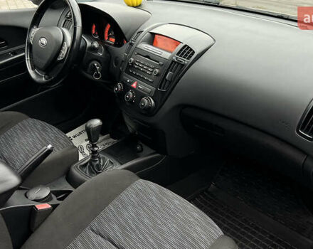 Коричневий Кіа Сід, об'ємом двигуна 1.4 л та пробігом 207 тис. км за 4600 $, фото 20 на Automoto.ua