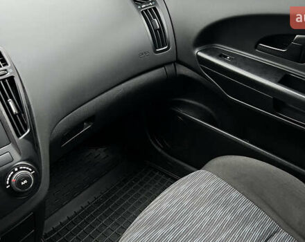 Коричневий Кіа Сід, об'ємом двигуна 1.4 л та пробігом 207 тис. км за 4600 $, фото 10 на Automoto.ua