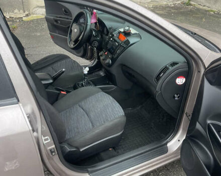 Коричневый Киа Сид, объемом двигателя 1.58 л и пробегом 204 тыс. км за 6099 $, фото 6 на Automoto.ua