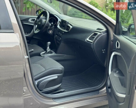 Коричневый Киа Сид, объемом двигателя 1.37 л и пробегом 191 тыс. км за 11900 $, фото 18 на Automoto.ua