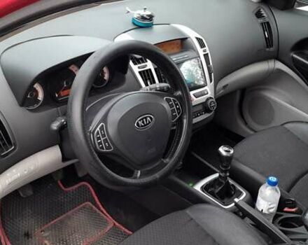 Киа Сид 2006 в Павлограде на Automoto.ua Красный Киа Сид, объемом двигателя 1.6 л и пробегом 230 тыс. км за 4500 $, фото 15 на Automoto.ua