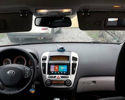 Киа Сид 2006 в Павлограде на Automoto.ua Красный Киа Сид, объемом двигателя 1.6 л и пробегом 230 тыс. км за 4500 $, фото 7 на Automoto.ua
